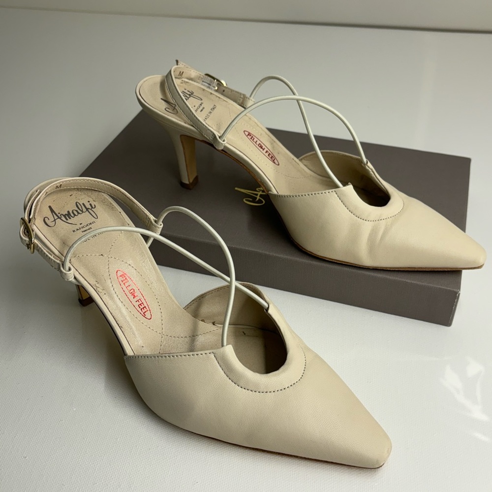 Amalfi by Rangoni short heels cream colored size 8